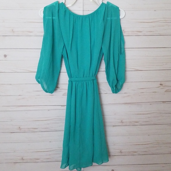 Dress - Picture 4 of 4